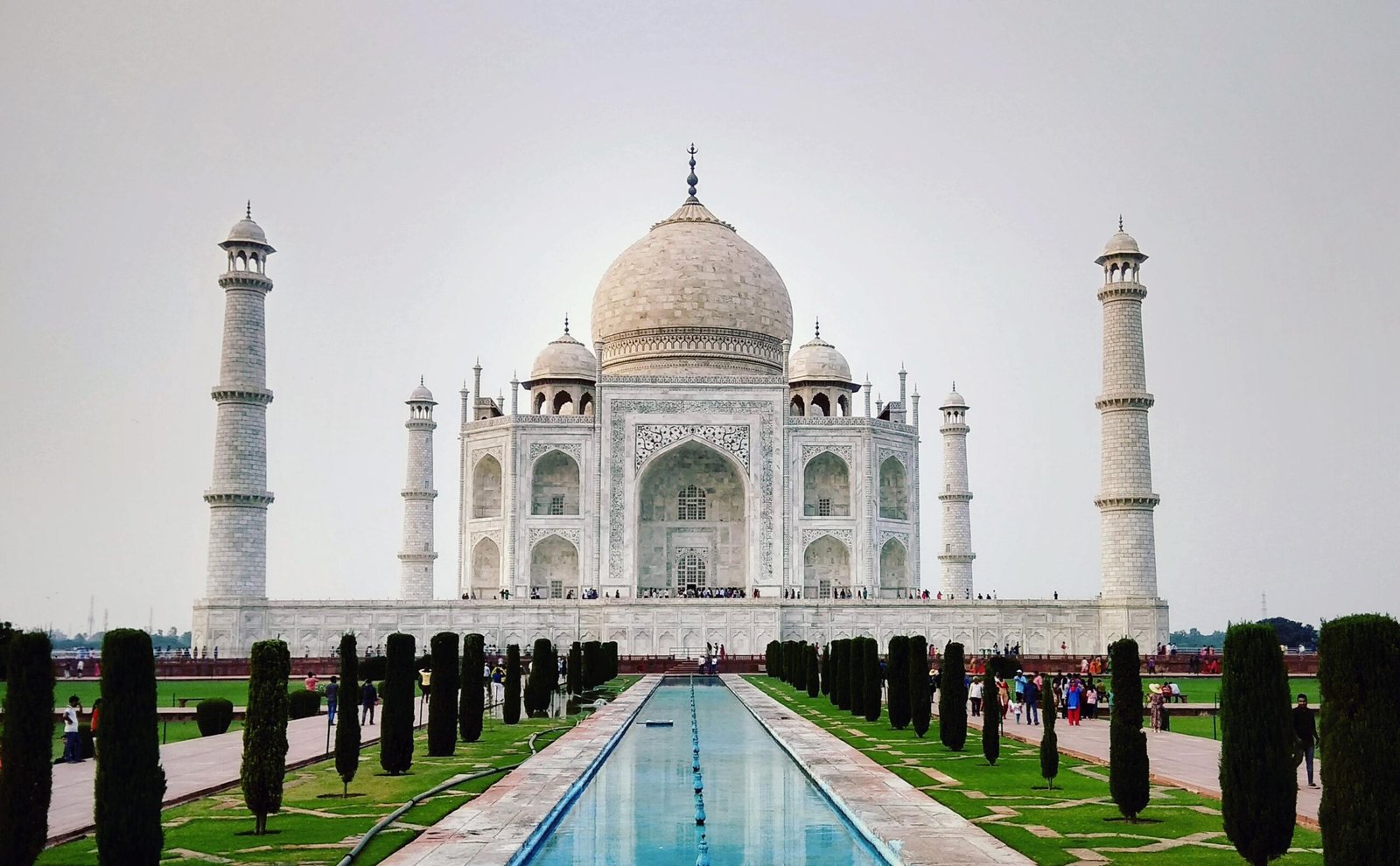 Beautiful front view of the iconic Taj Mahal, a UNESCO World Heritage Site in Agra, India.